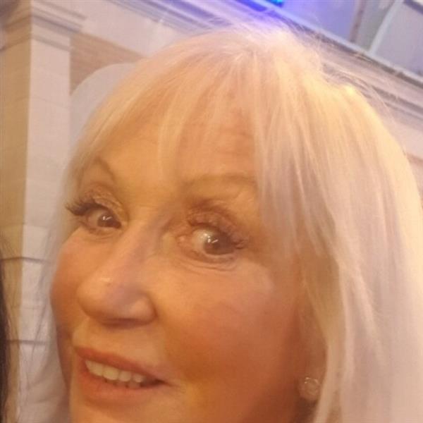 Grote foto ik wil graag latten contacten en berichten vrouw zoekt man