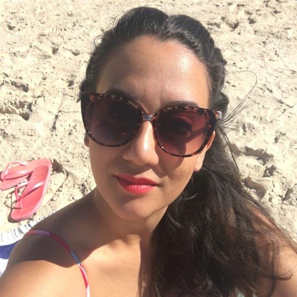Grote foto ik zoek een tikkeltje romantiek contacten en berichten vrouw zoekt man
