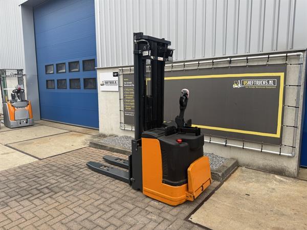 Grote foto vs 22375 elektrische triplex stapelaar still egvs14lb 4940mm initiele lift doe het zelf en verbouw hefwerktuigen