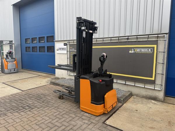 Grote foto vs 22375 elektrische triplex stapelaar still egvs14lb 4940mm initiele lift doe het zelf en verbouw hefwerktuigen
