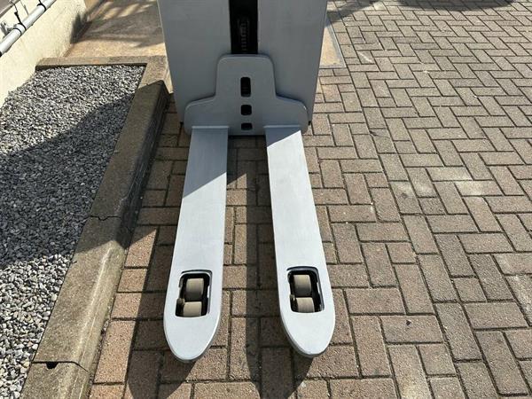 Grote foto vs 22381 elektrische hoogheffer palletwagen still 600mm doe het zelf en verbouw hefwerktuigen