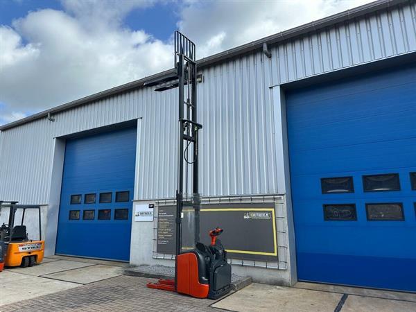 Grote foto vs 22410 elektrische triplex stapelaar linde l14 4266mm initi le lift doe het zelf en verbouw hefwerktuigen