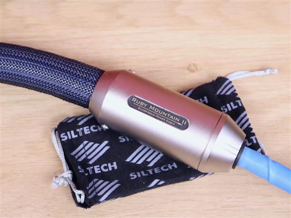 Grote foto siltech ruby mountain ii g7 royal signature highend silver gold audio power cable 1 0 metre audio tv en foto onderdelen en accessoires