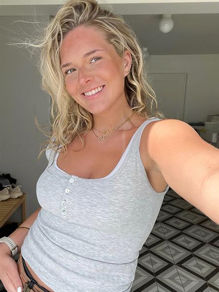 Grote foto wie verrast mij contacten en berichten vrouw zoekt man