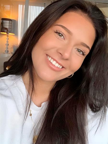 Grote foto wie verrast mij contacten en berichten vrouw zoekt man