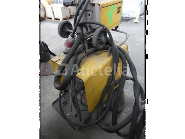 Grote foto esab trolley lasser doe het zelf en verbouw ijzerwaren en bevestigingsmiddelen