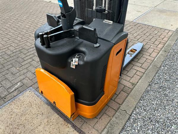 Grote foto vs 22395 elektrische triplex stapelaar still egvs14 4.940mm doe het zelf en verbouw hefwerktuigen