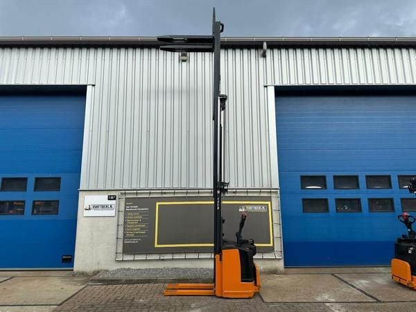 Grote foto vs 22395 elektrische triplex stapelaar still egvs14 4.940mm doe het zelf en verbouw hefwerktuigen