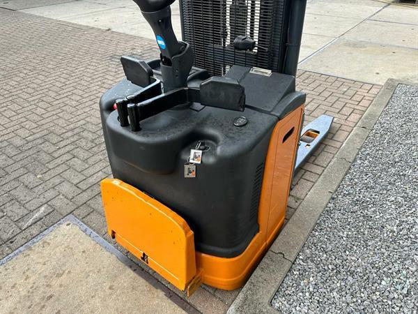 Grote foto vs 22396 elektrische triplex stapelaar still egvs14 4.940mm doe het zelf en verbouw hefwerktuigen