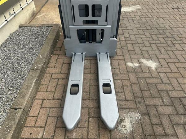 Grote foto vs 22400 elektrische triplex stapelaar still bj2019 5016mm doe het zelf en verbouw hefwerktuigen