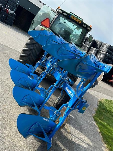 Grote foto lemken agrarisch ploegen