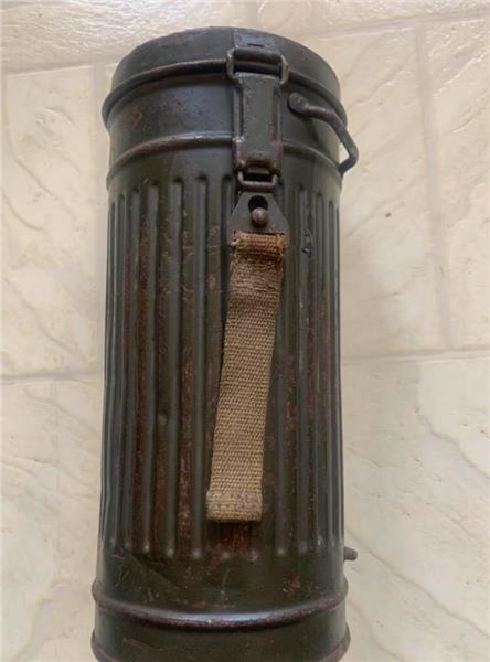 Grote foto gasmasker met bus nette staat verzamelen militaria algemeen