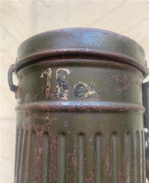 Grote foto gasmasker met bus nette staat verzamelen militaria algemeen