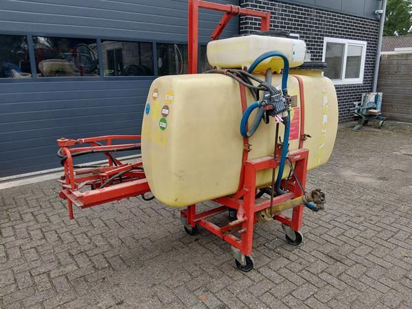 Grote foto rau velspuit 600 liter 14 meter breed agrarisch onkruidbestrijding