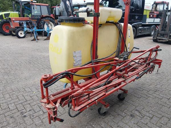 Grote foto rau velspuit 600 liter 14 meter breed agrarisch onkruidbestrijding