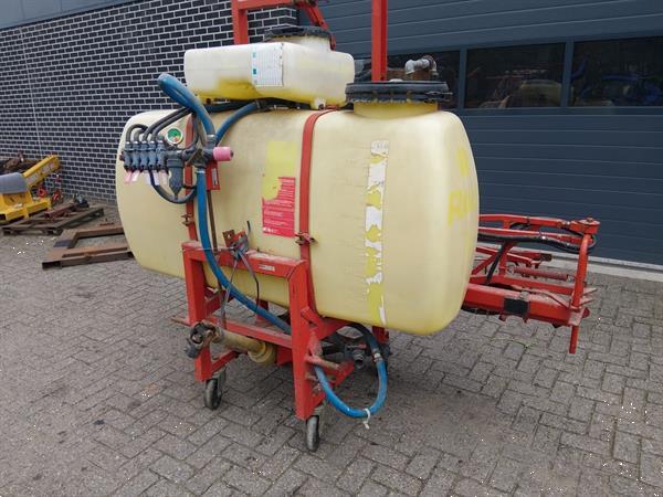 Grote foto rau velspuit 600 liter 14 meter breed agrarisch onkruidbestrijding