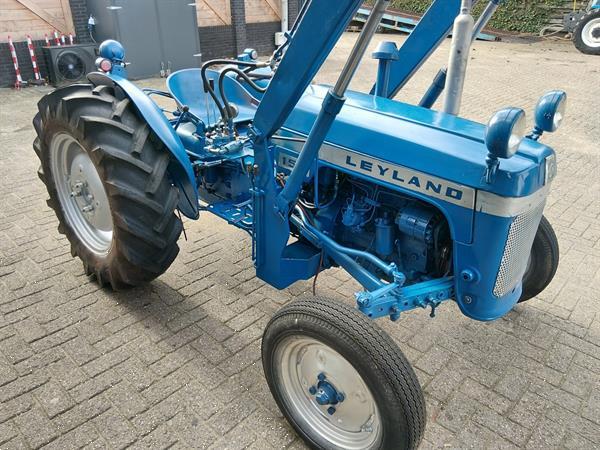 Grote foto leyland 154 met voorlader agrarisch tractoren