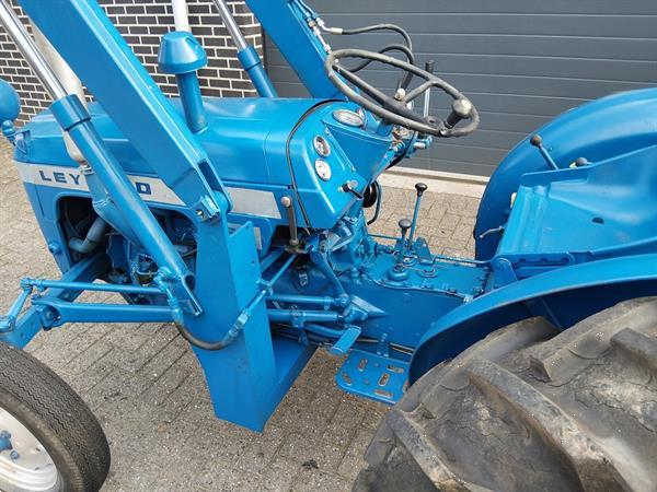 Grote foto leyland 154 met voorlader agrarisch tractoren