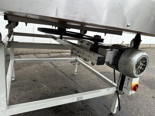 Grote foto draaitafel 150 cm spaanplaat met kunststof bovenblad agrarisch tuinbouw