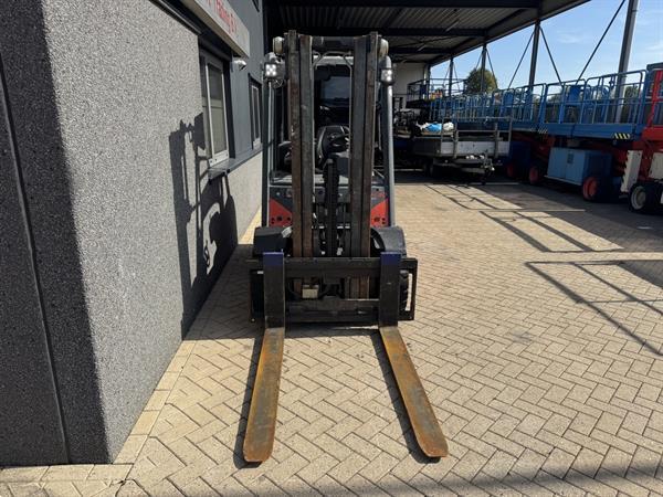 Grote foto linde h30d 02 triplo 465 freelift sideshift vw diesel 2014 agrarisch heftrucks