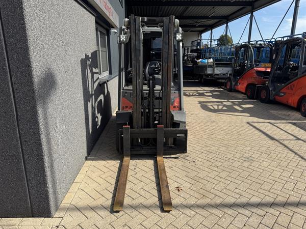 Grote foto linde h25d 02 triplo 470 freelift sideshift vw diesel 2014 agrarisch heftrucks