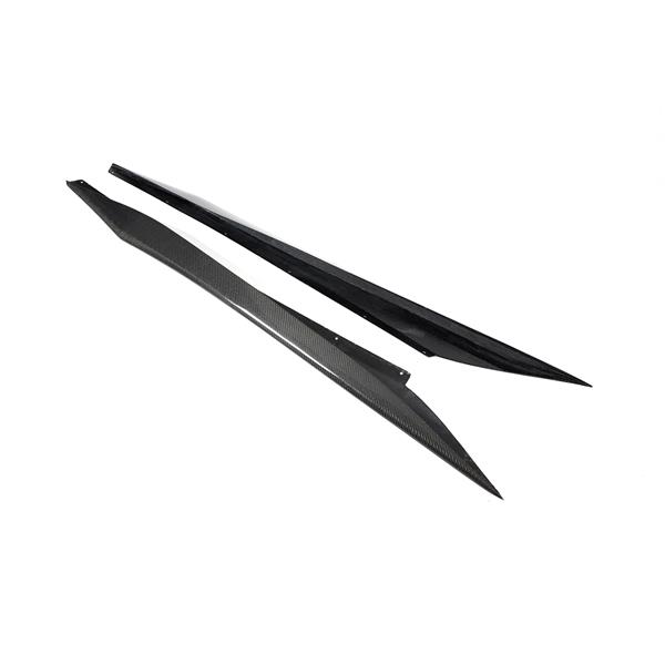Grote foto dit betreft een corvette c8 carbon side skirt extensions addons auto onderdelen tuning en styling