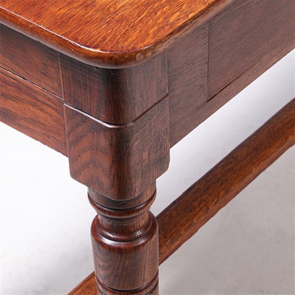 Grote foto doorleefde lange sidetable met 3 laden op gedraaide poten no.331510 antiek en kunst stoelen en banken