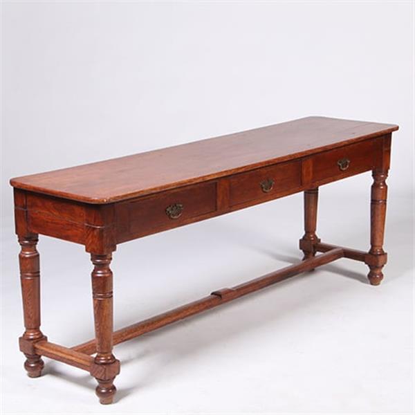 Grote foto doorleefde lange sidetable met 3 laden op gedraaide poten no.331510 antiek en kunst stoelen en banken