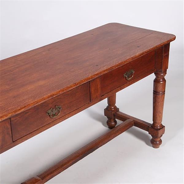 Grote foto doorleefde lange sidetable met 3 laden op gedraaide poten no.331510 antiek en kunst stoelen en banken
