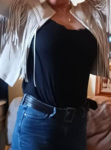 Grote foto cougar zoekt toyboy 18j 35j erotiek contact vrouw tot man