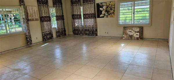 Grote foto woning te huur zijstr. h.fernandesweg suriname huizen en kamers overige te huur