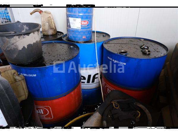 Grote foto 8 lege metalen olievaten doe het zelf en verbouw gereedschappen en machines