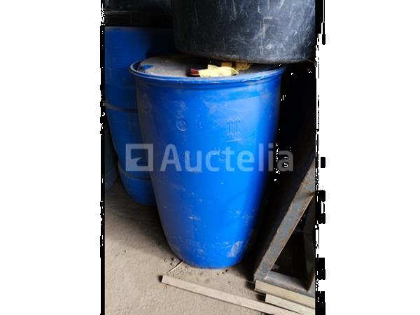 Grote foto 8 lege metalen olievaten doe het zelf en verbouw gereedschappen en machines