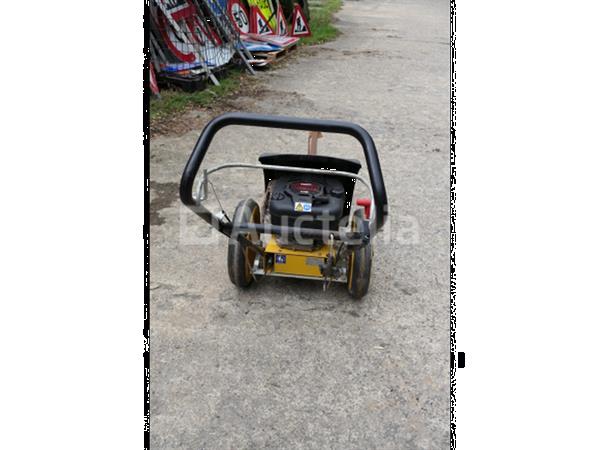 Grote foto petersen pro trim 600 borstelmachine op wielen tuin en terras overige tuin en terras