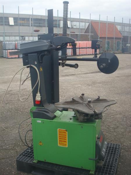 Grote foto bandenapparaat met hulparm bosch tce4420 12 tot 23 auto diversen gereedschap