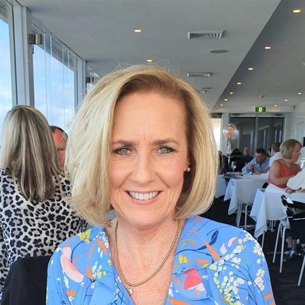 Grote foto trekken we er samen op uit contacten en berichten vrouw zoekt man