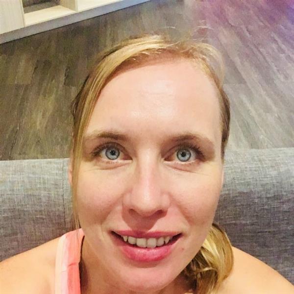 Grote foto latrelatie met lieve eerlijke man gezocht contacten en berichten vrouw zoekt man