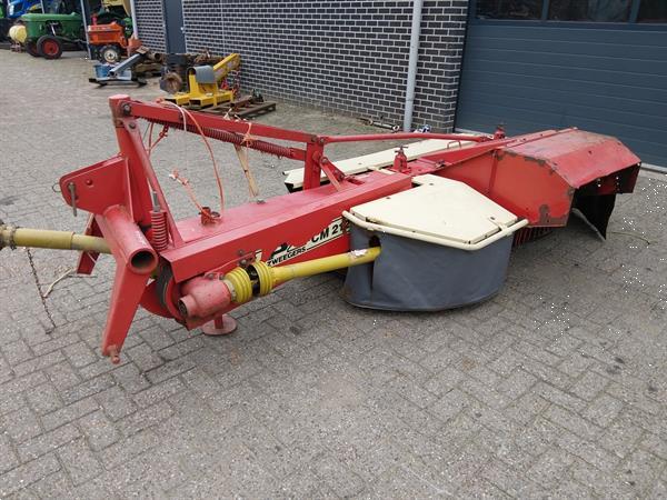 Grote foto pz cm 212 grasmaaier met kneuzer agrarisch maaiers