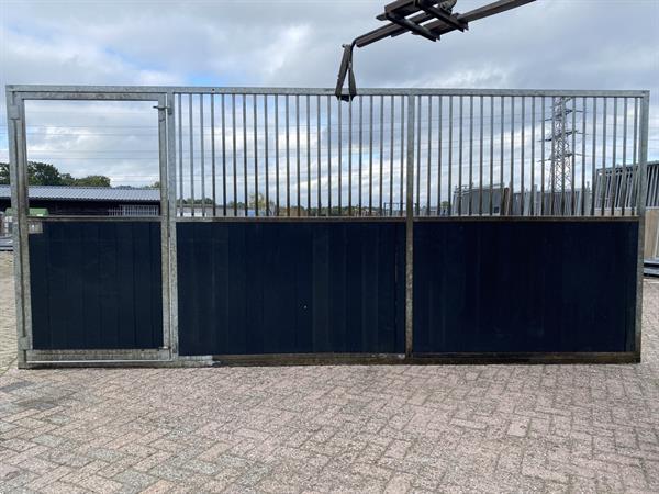 Grote foto paardenboxen 1 x 5 meter 2 x 4 meter breed. agrarisch stallen