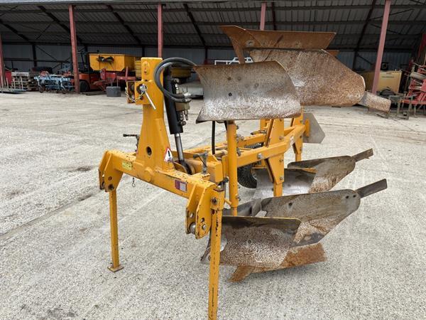 Grote foto panter diepploeg agrarisch ploegen