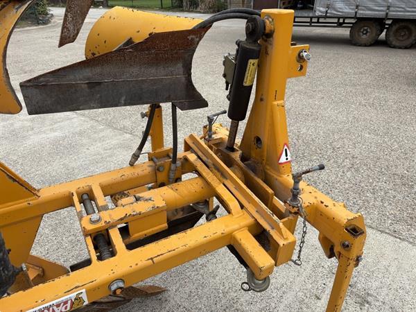 Grote foto panter diepploeg agrarisch ploegen