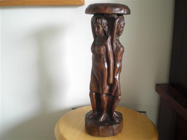 Grote foto houten beeldhoutwerken zuil antiek en kunst beelden houtsnijwerken