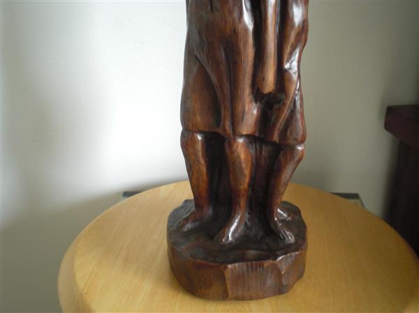 Grote foto houten beeldhoutwerken zuil antiek en kunst beelden houtsnijwerken