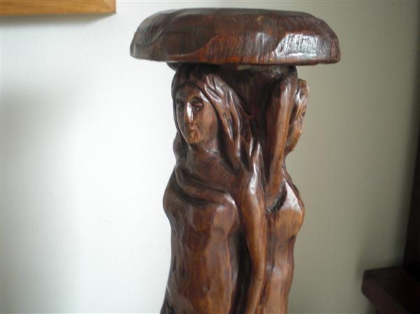 Grote foto houten beeldhoutwerken zuil antiek en kunst beelden houtsnijwerken