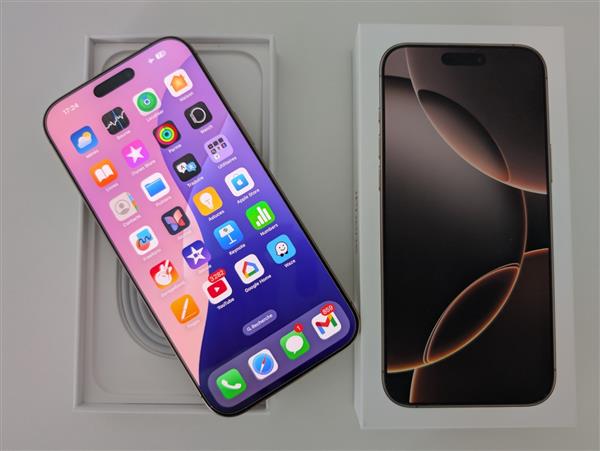 Grote foto apple iphone 16 pro max 256 gb titanium sand telecommunicatie apple iphone