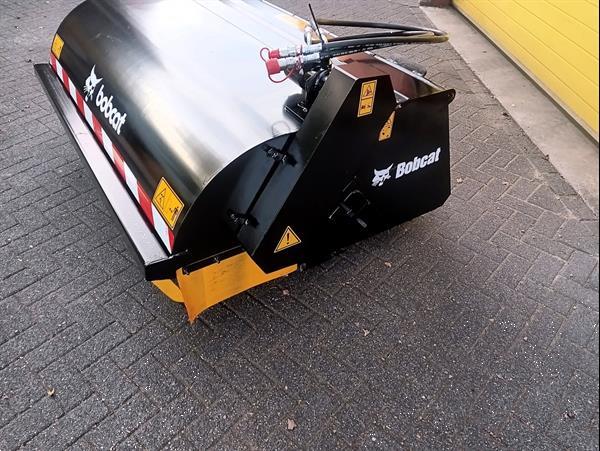 Grote foto veegborstel met opvangbak unused agrarisch tractor toebehoren