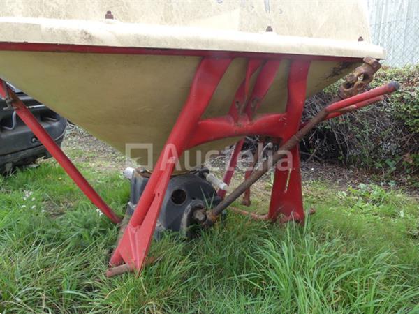 Grote foto zoutstrooier op 3 punts chassis merk en model onbekend agrarisch zaaimachines