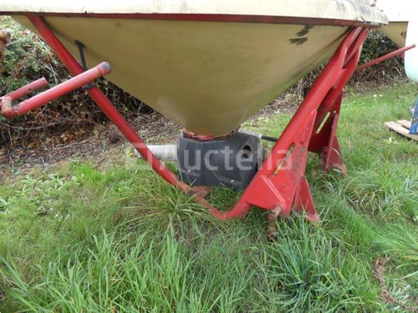 Grote foto zoutstrooier op 3 punts chassis merk en model onbekend agrarisch zaaimachines