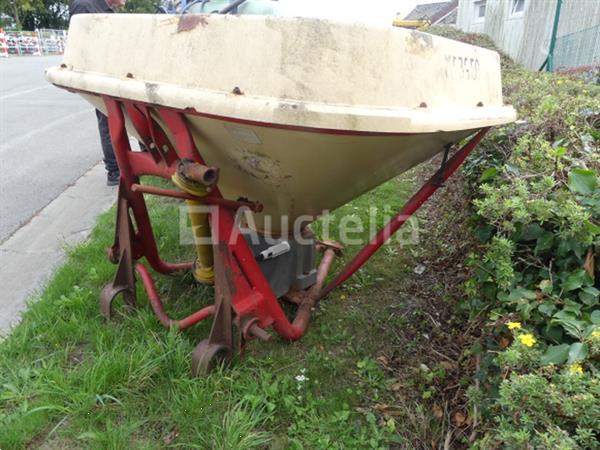 Grote foto zoutstrooier op 3 punts chassis merk en model onbekend agrarisch zaaimachines
