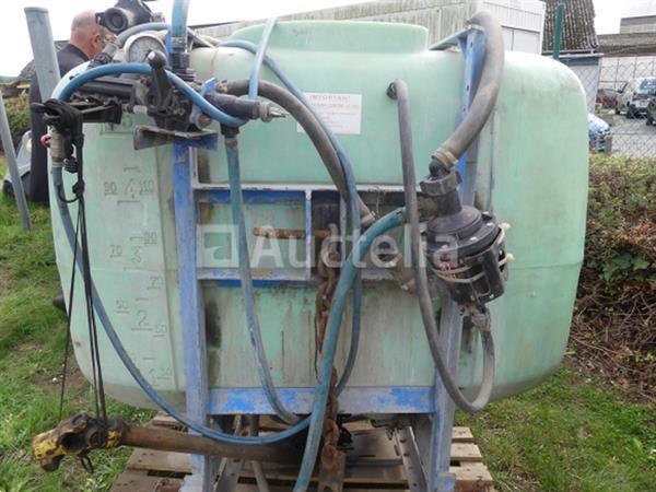 Grote foto berthoud st600 3 punts chassisspuit agrarisch onkruidbestrijding
